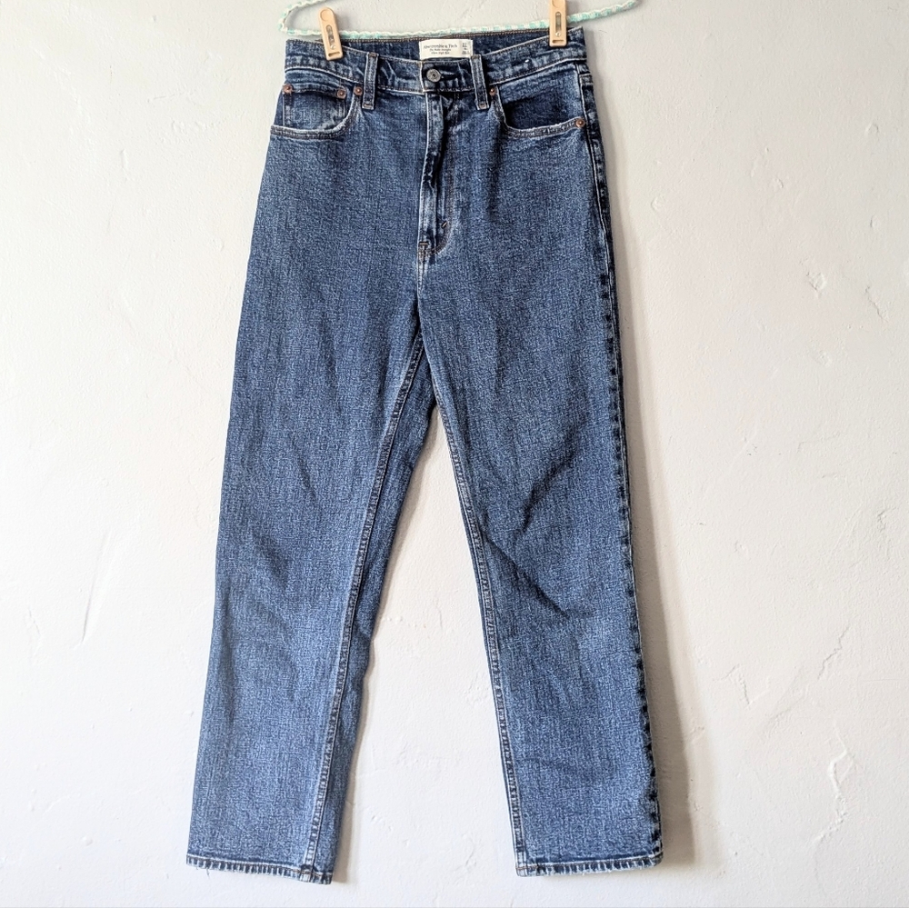 Abercrombie & Fitch Ultra High Rise Ankle Straight Jeans - 27